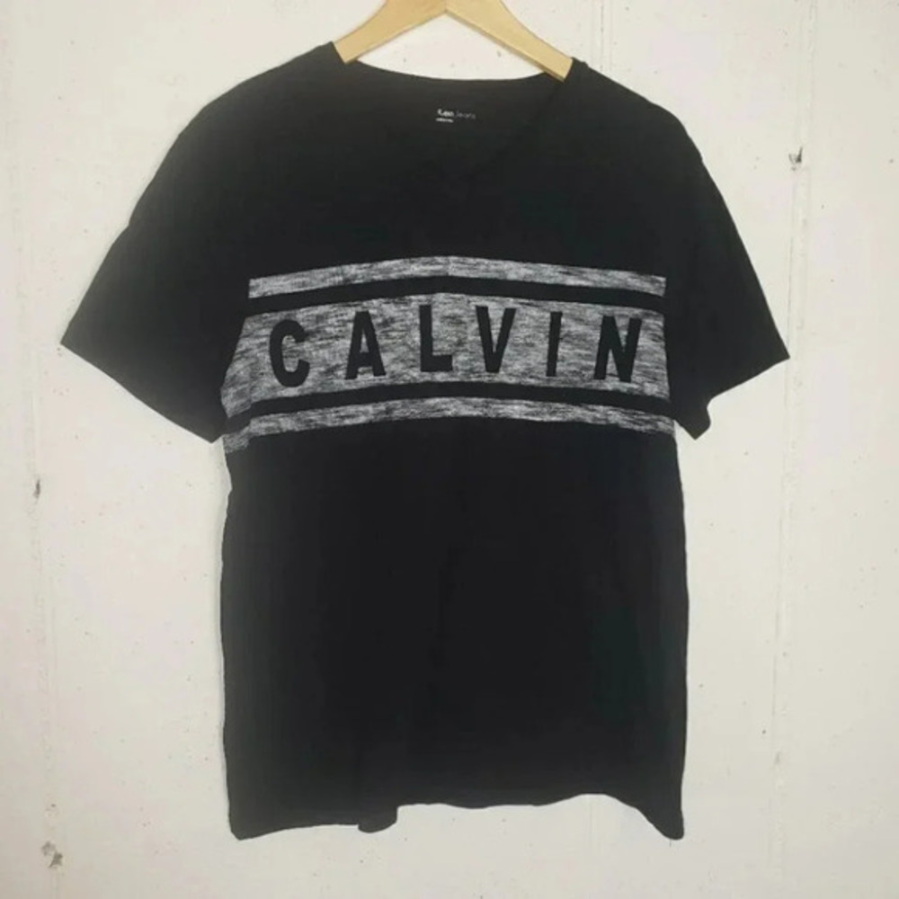 Calvin Klein L black/white‎ V-neck T-shirt
